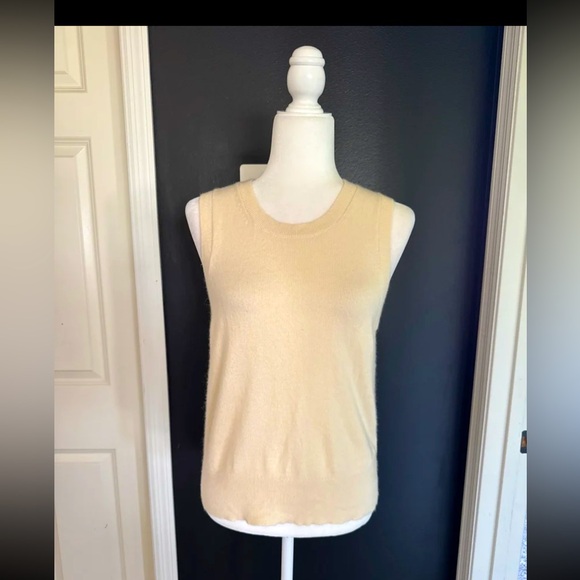 Everlane Sweaters - Everlane The Classic Tank in Cashmere Cream 
size Medium